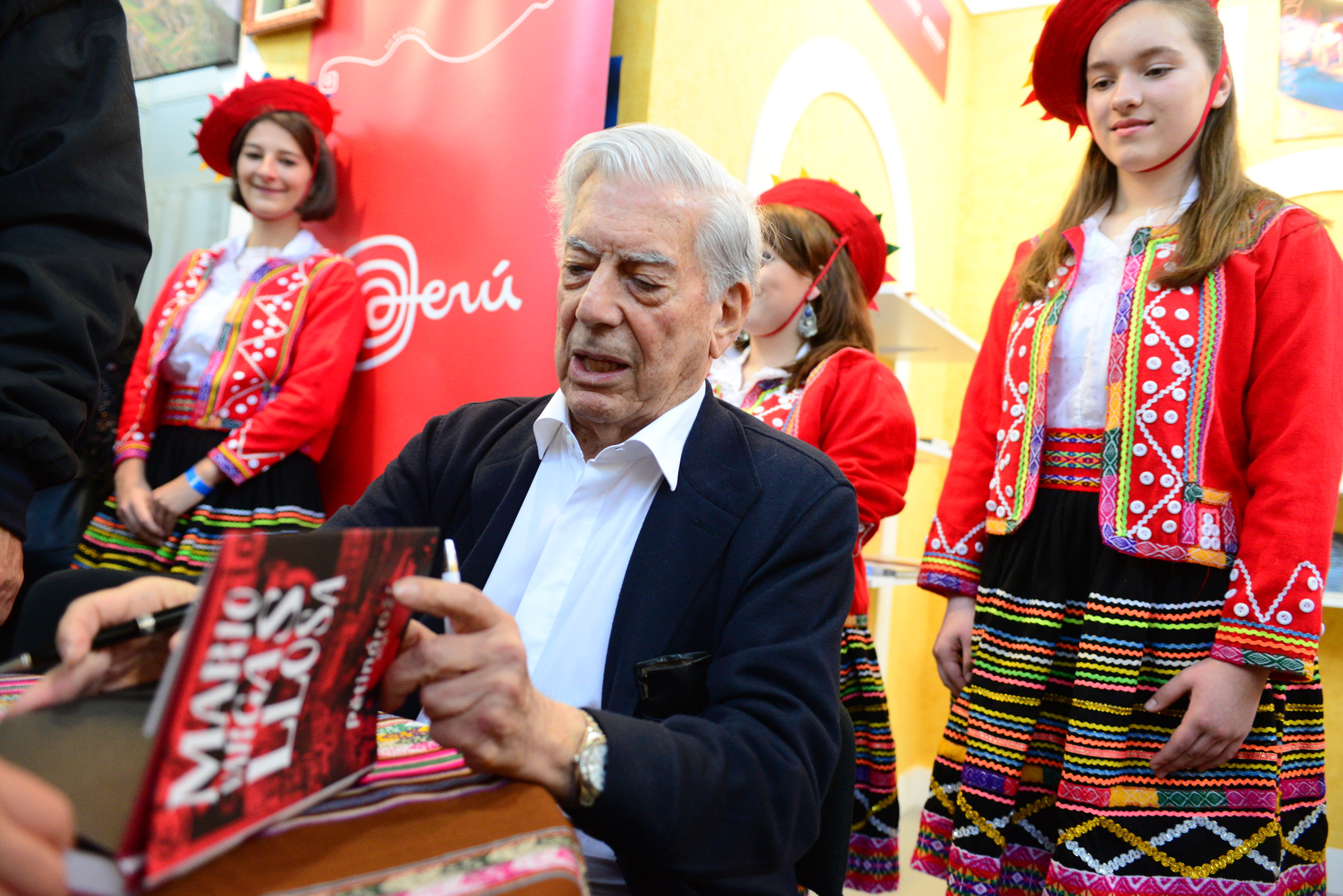 Autogramiáda Mario Vargas Llosa